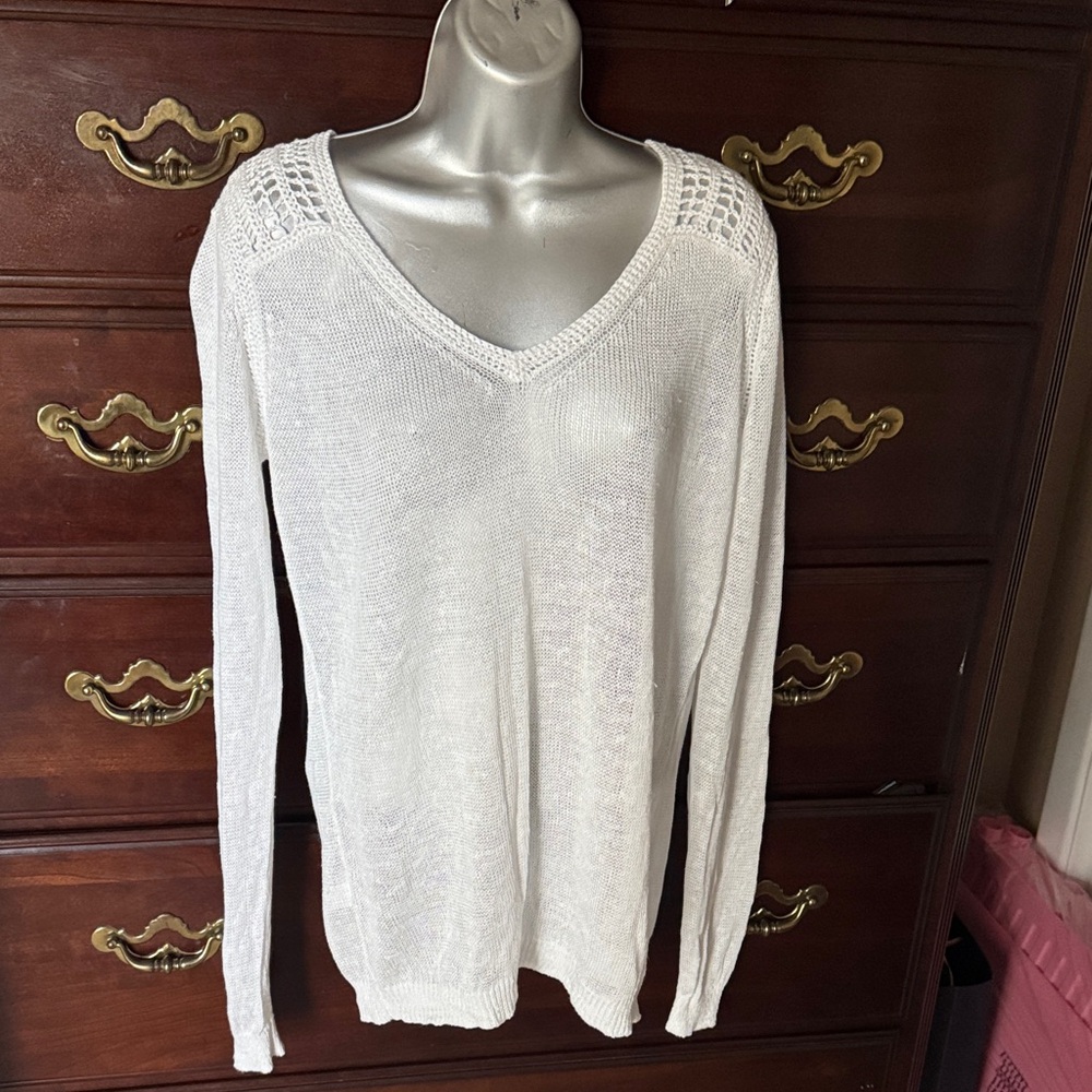 Tommy Bahama Cream V-Neck Sweater